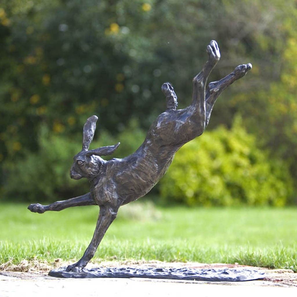 Mirakuløs pen Stuepige Bronze Hare Sculpture: Garden Flying Hare by Sue Maclaurin